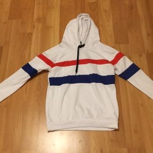 White and multicolored sweatshirt